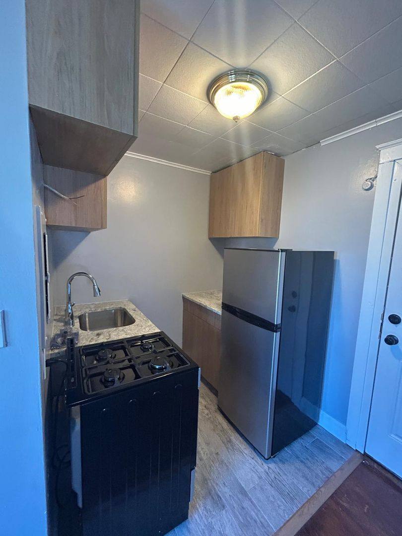 Apartment for rent at 1 Park Circle, Milford, CT 06460