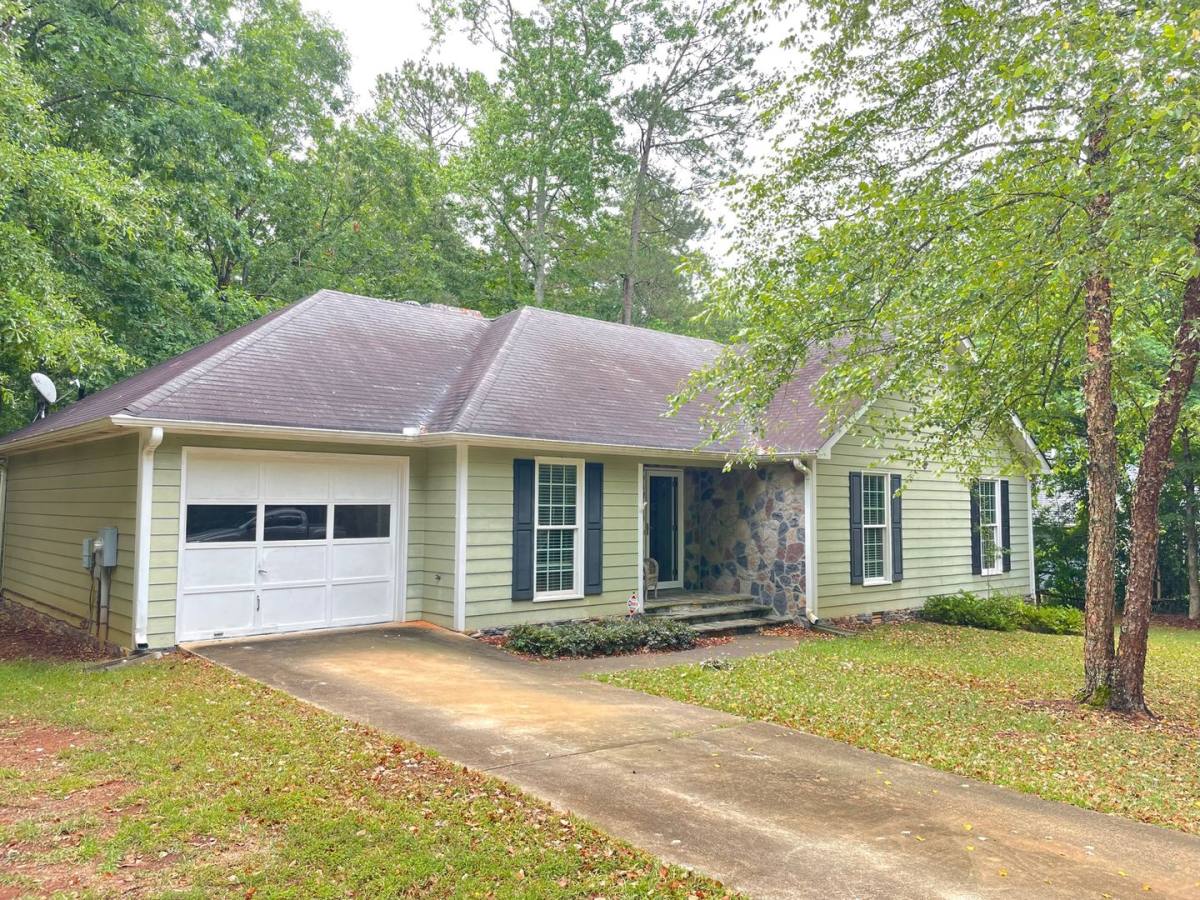 House for rent at 300 Pebble Creek Dr, Athens, GA 30605