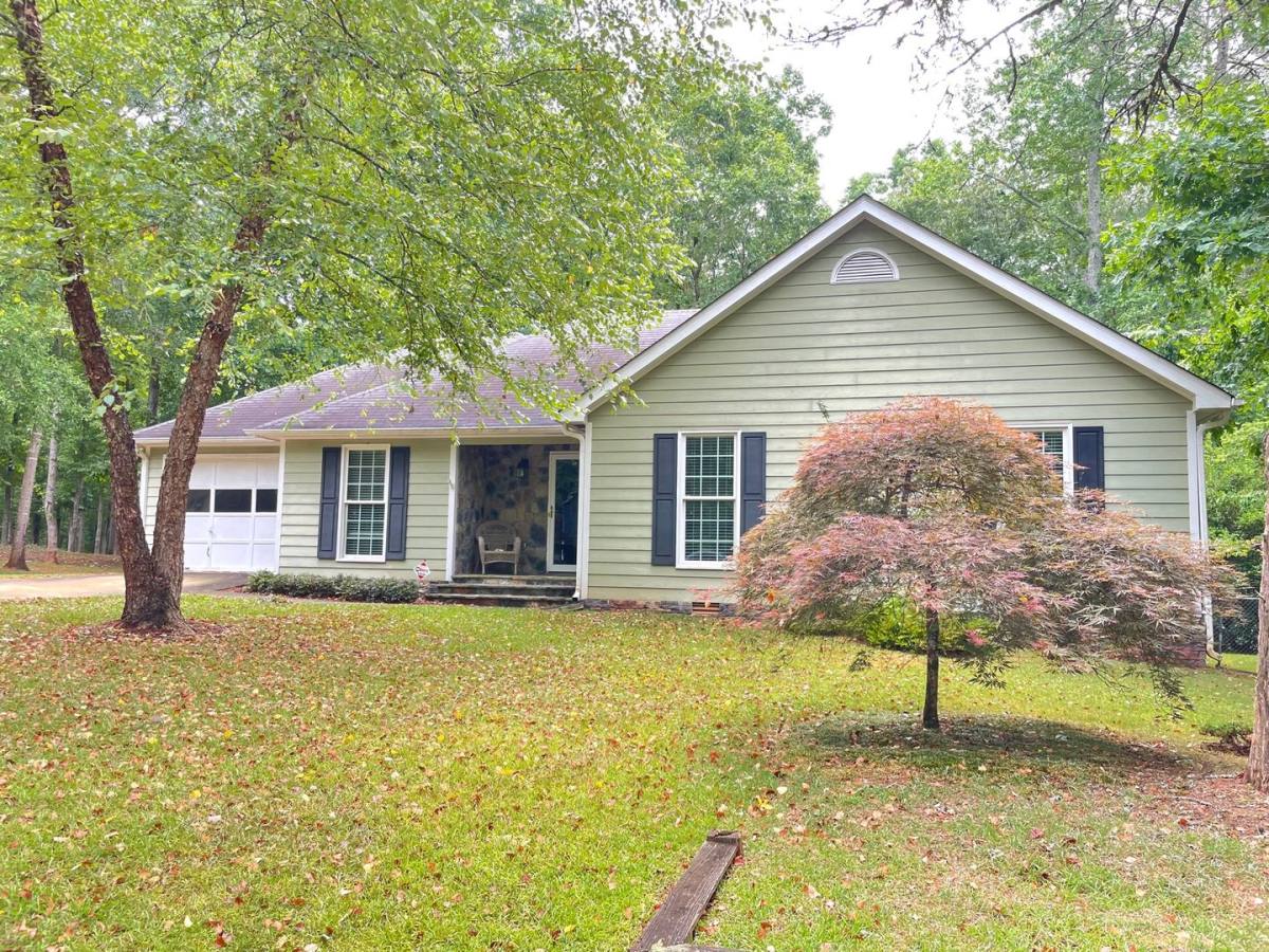 House for rent at 300 Pebble Creek Dr, Athens, GA 30605
