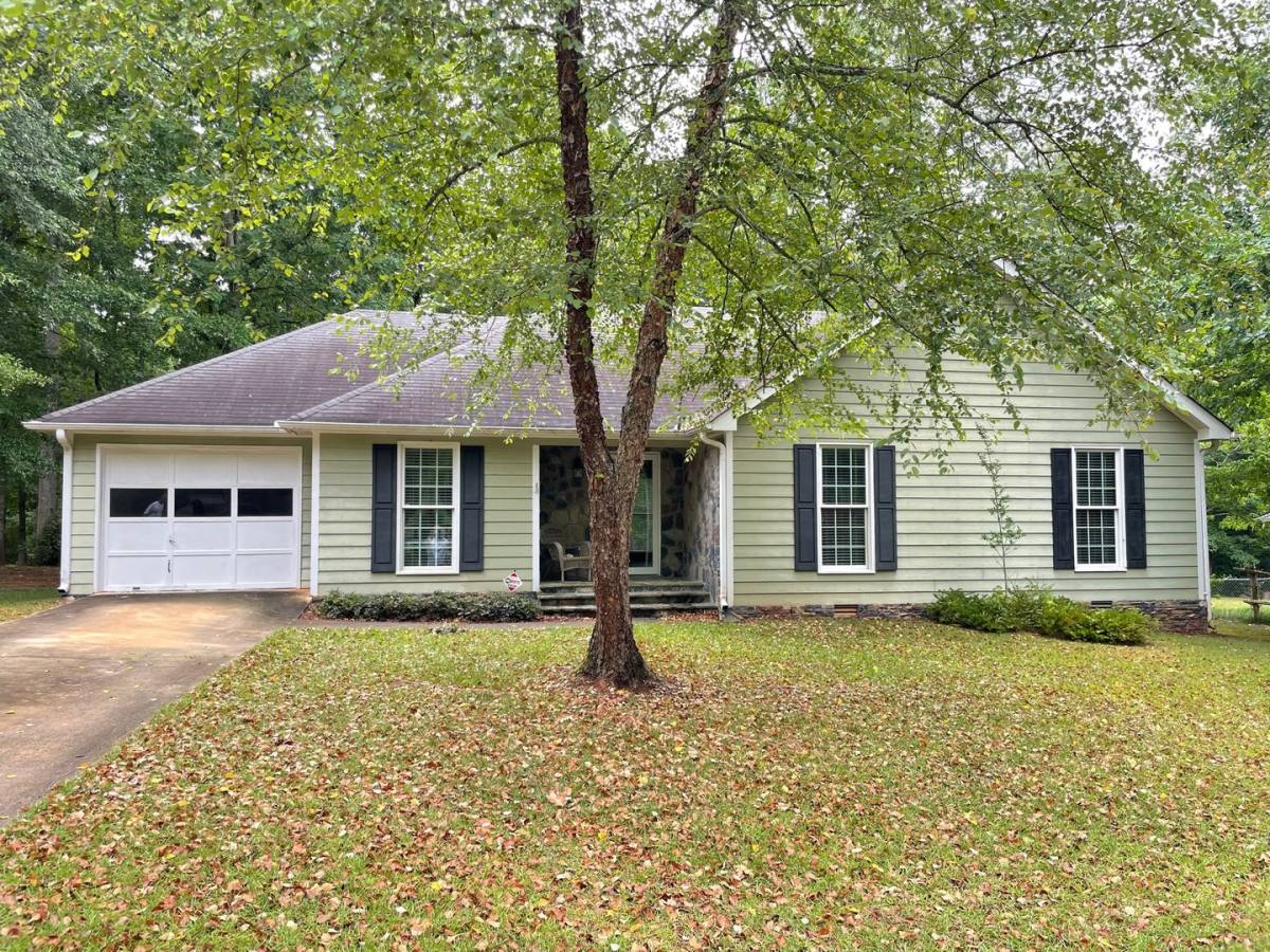 House for rent at 300 Pebble Creek Dr, Athens, GA 30605