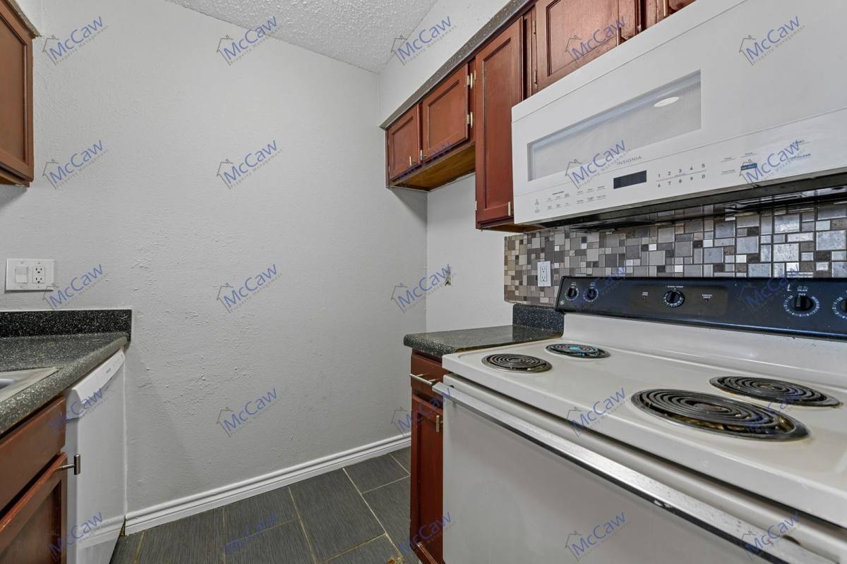 Condo for rent at 9520 Royal Lane #321, Dallas, TX 75243