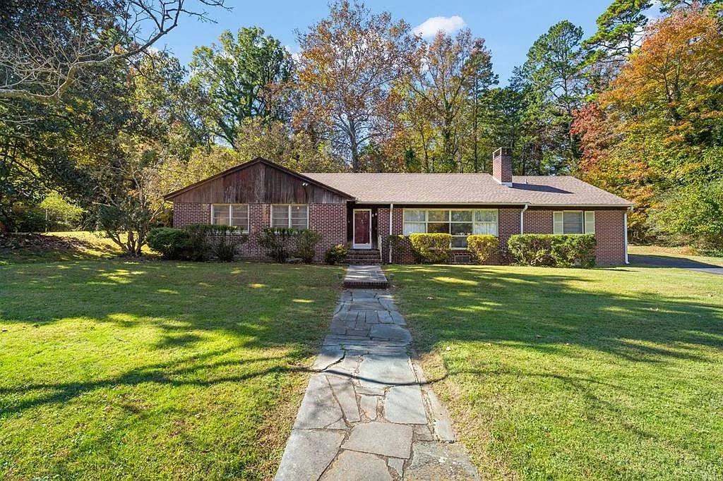 House for rent at 8 Davids Lane, Chase City, VA 23924