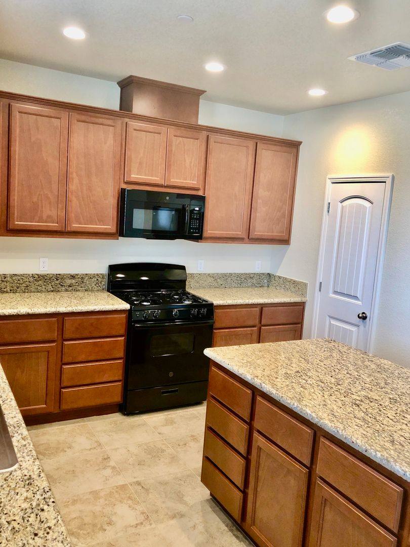 House for rent at 1614 Dodder Dr, Los Banos, CA 93635