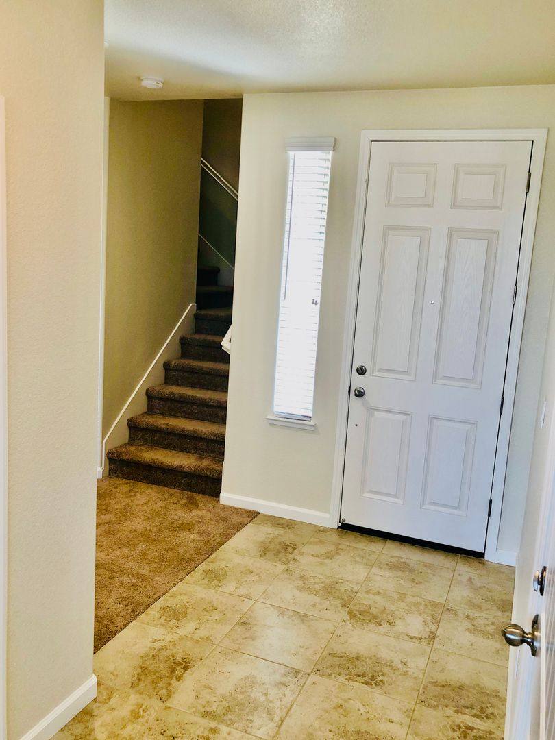 House for rent at 1614 Dodder Dr, Los Banos, CA 93635