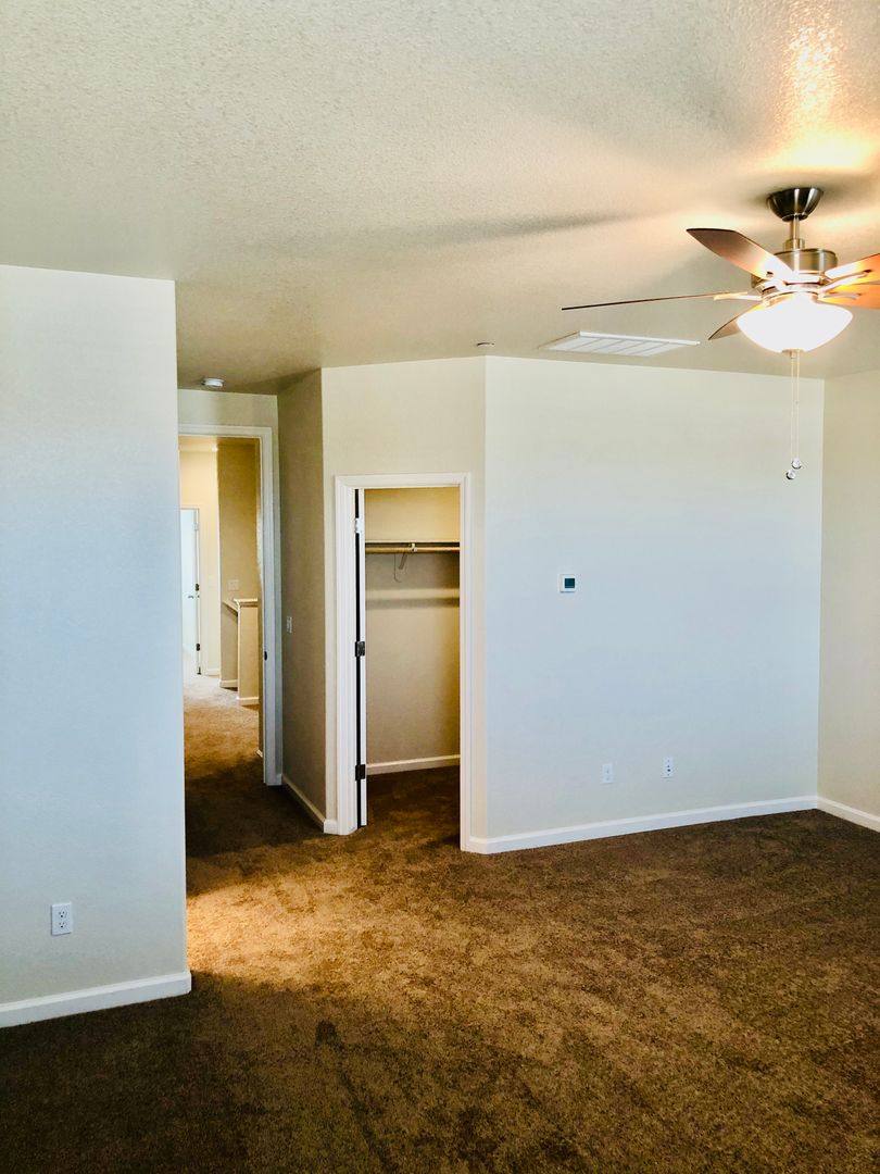 House for rent at 1614 Dodder Dr, Los Banos, CA 93635