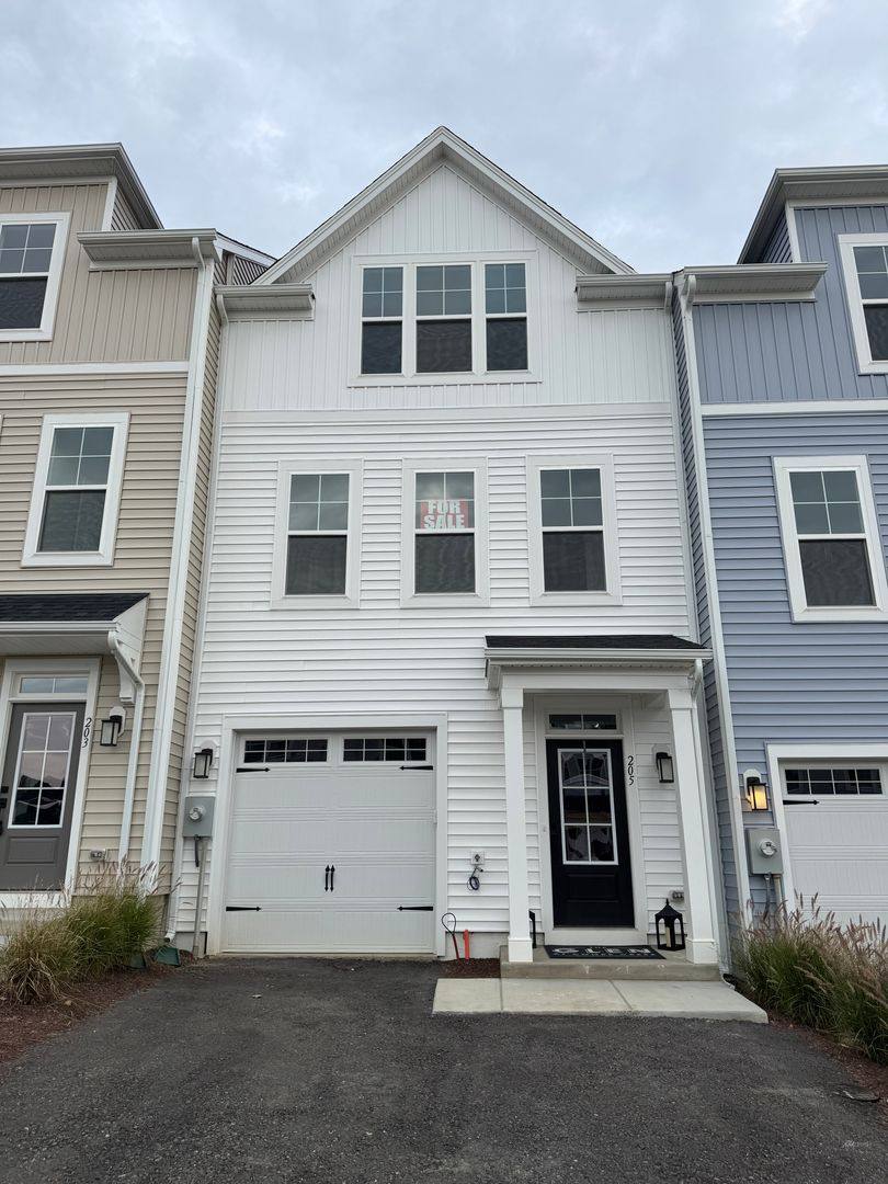 Townhouse for rent at 207 Scarlet Maple Lane, Bridgewater, VA 22812