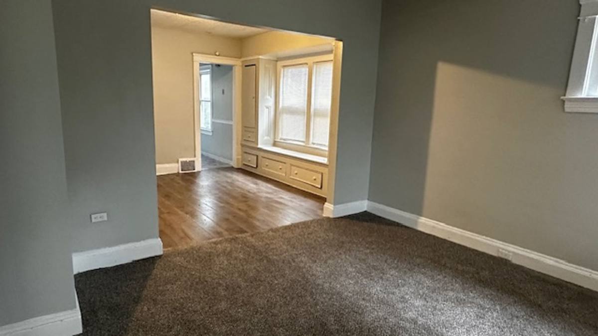 Townhouse for rent at 9710 Lamontier, Cleveland, OH 44104
