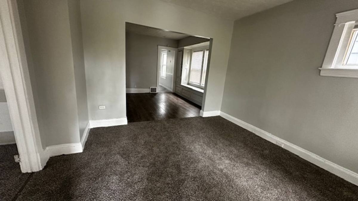 Townhouse for rent at 9710 Lamontier, Cleveland, OH 44104