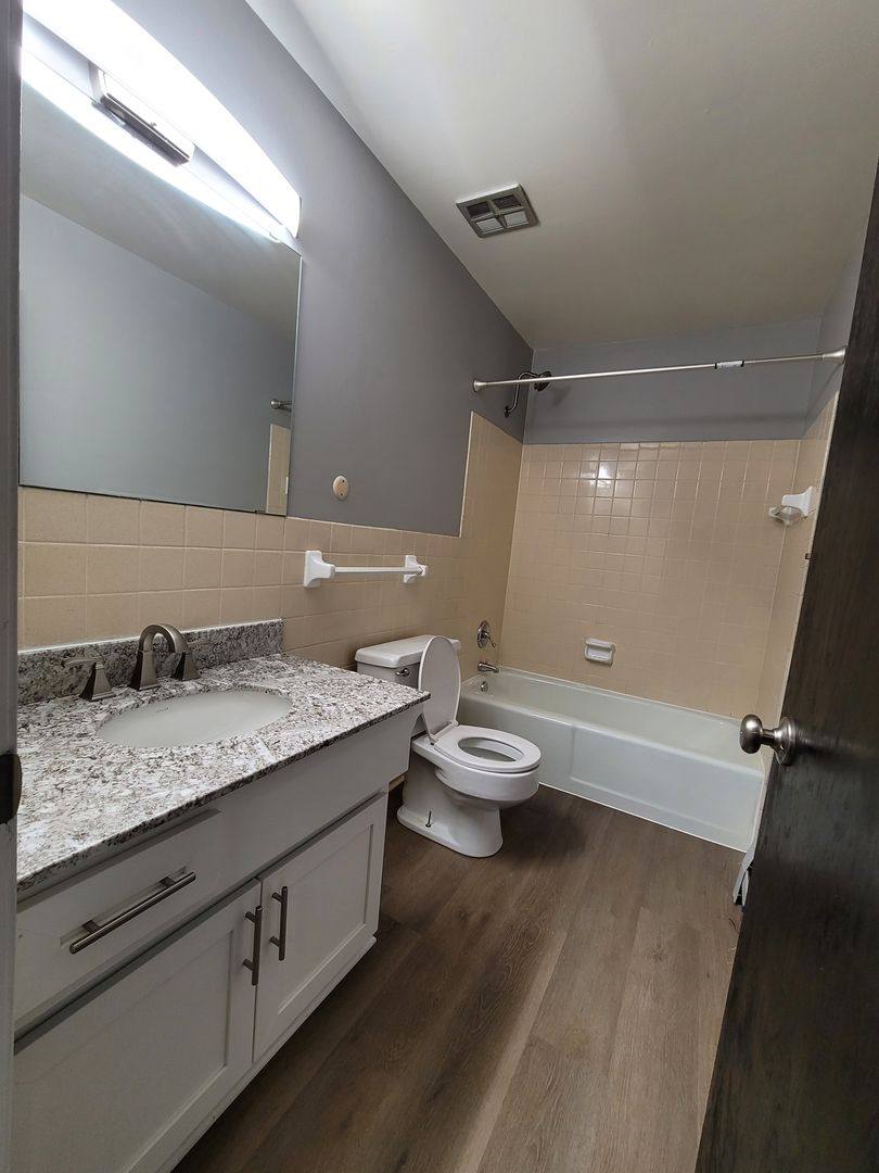 Apartment for rent at 761 Como Ave, Saint Paul, MN 55103