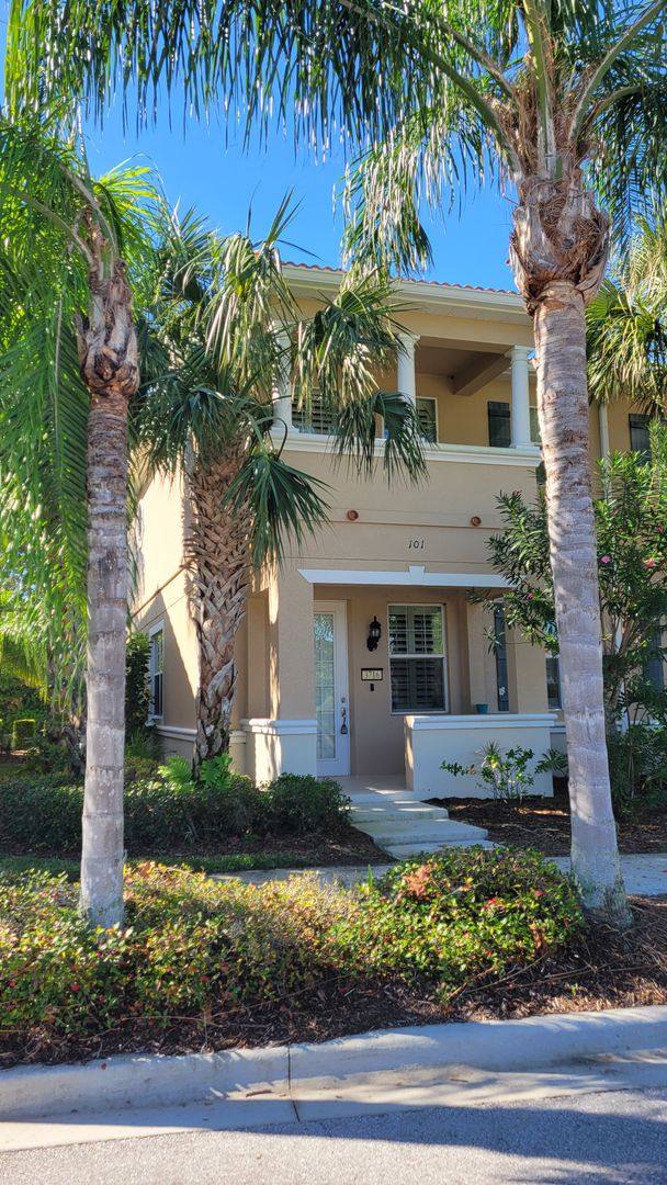 Townhouse for rent at 3716 82nd Ave Circle E, Sarasota, FL 34243