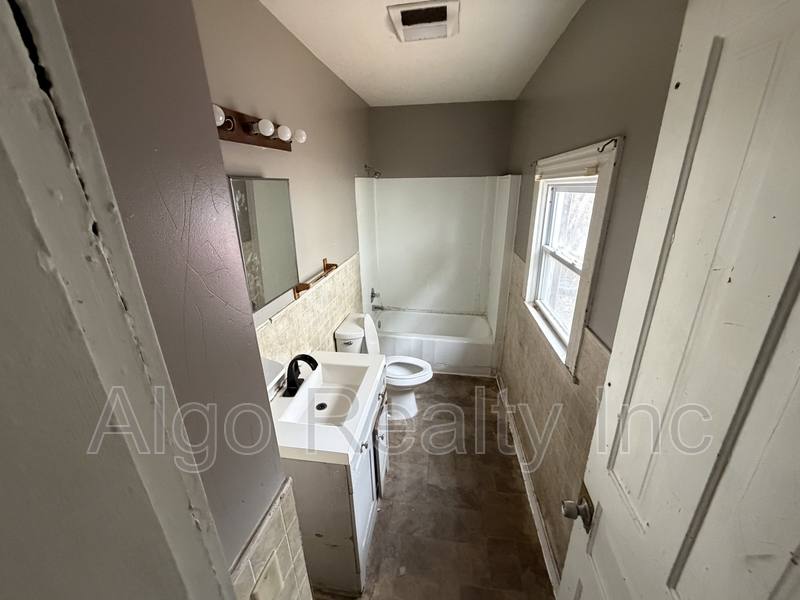 House for rent at 2647 Fremont Ave N, Minneapolis, MN 55411