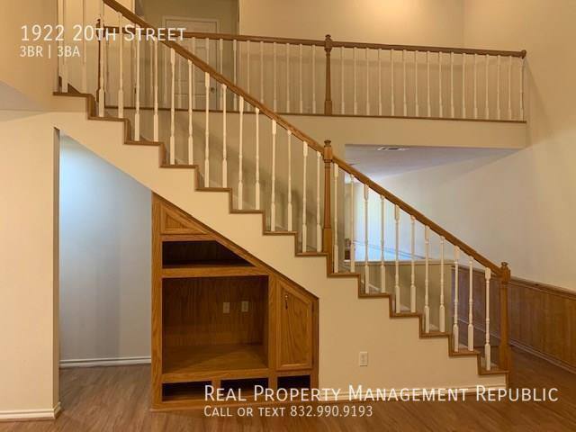 Townhouse for rent at 1922 20th St, Huntsville, TX 77340