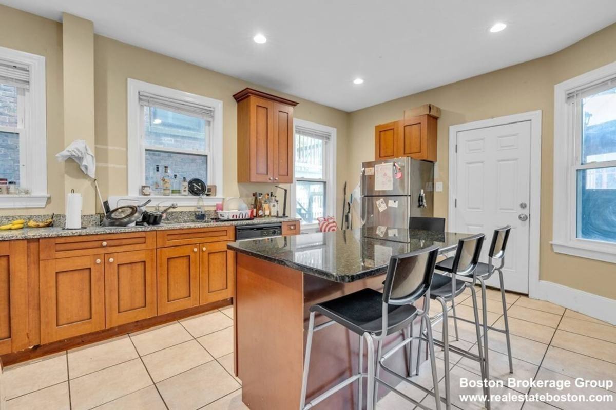 Apartment for rent at 192 Saint Alphonsus St #4, Roxbury Crossing, MA 02120