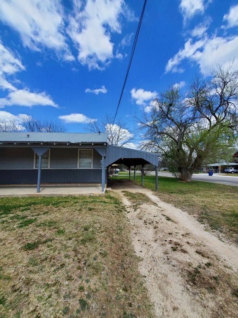Apartment for rent at 400 Pfeil St, Schertz, TX 78154