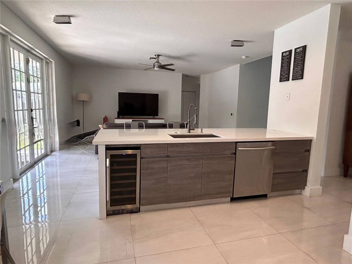 House for rent at 1570 Elm Grove Rd, Fort Lauderdale, FL 33327