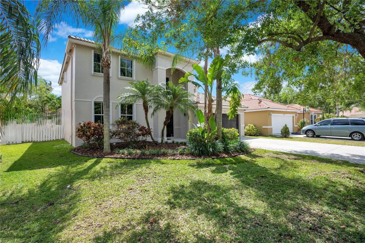 House for rent at 1570 Elm Grove Rd, Fort Lauderdale, FL 33327