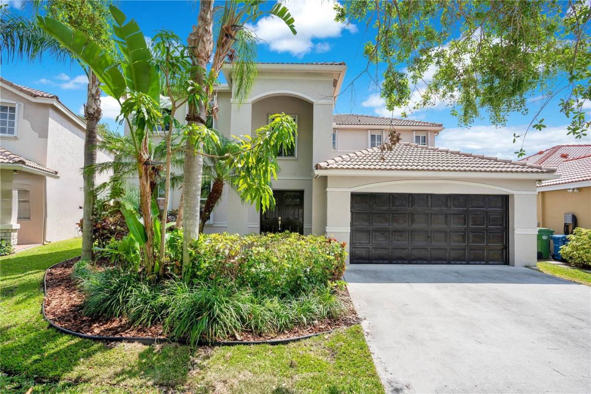House for rent at 1570 Elm Grove Rd, Fort Lauderdale, FL 33327
