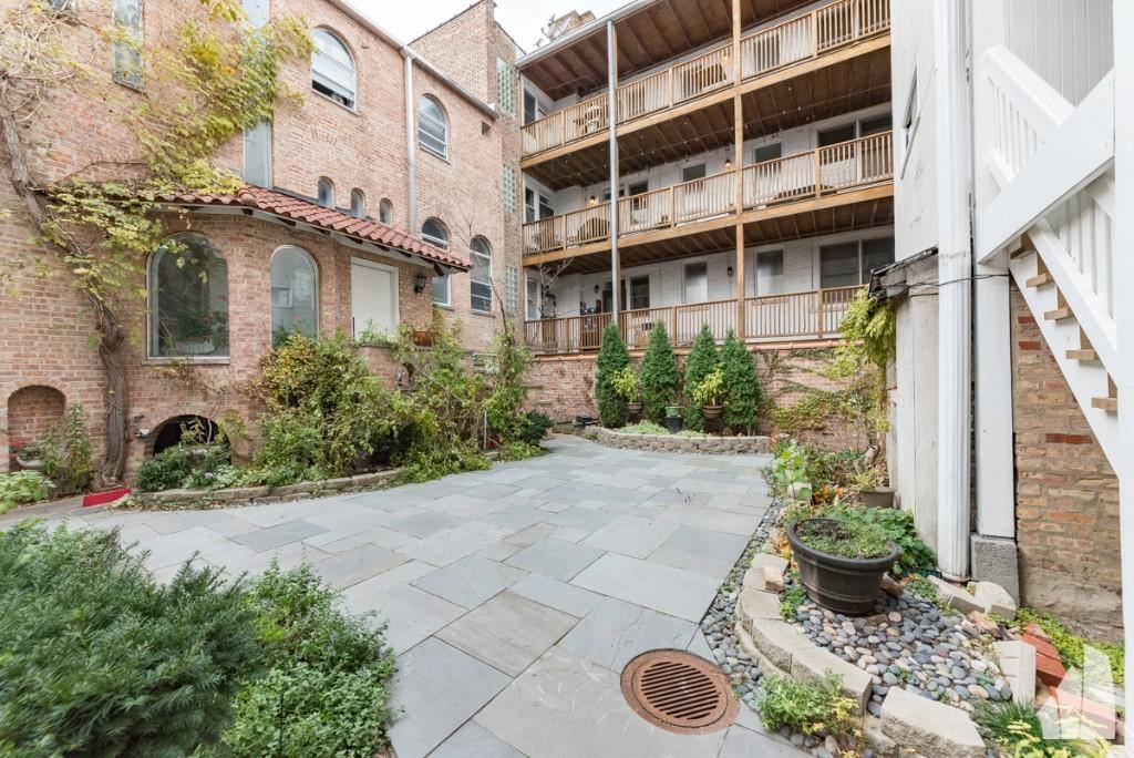 Apartment for rent at 2250 N Burling #1S, Chicago, IL 60614