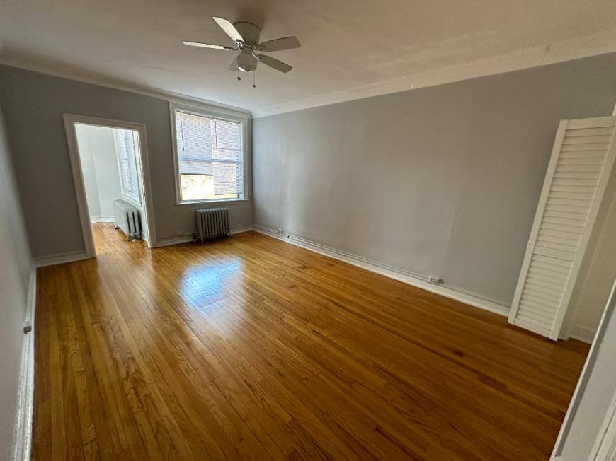 Apartment for rent at 1361 W Estes Ave #3-X, Chicago, IL 60645