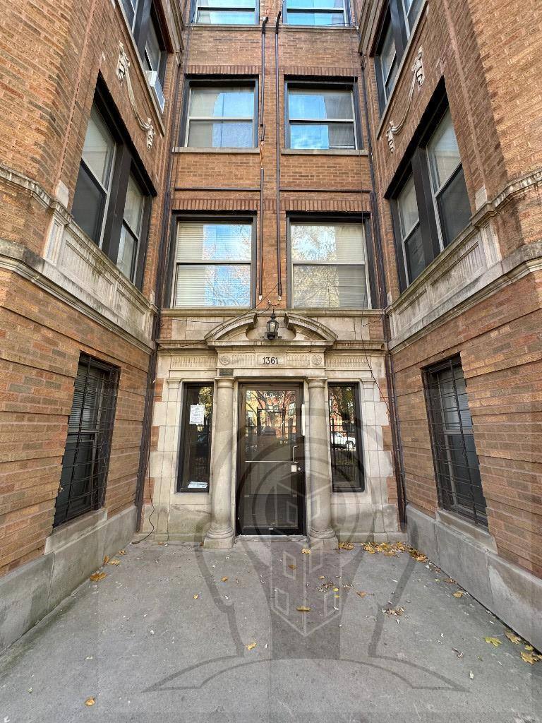 Apartment for rent at 1361 W Estes Ave #3-X, Chicago, IL 60645