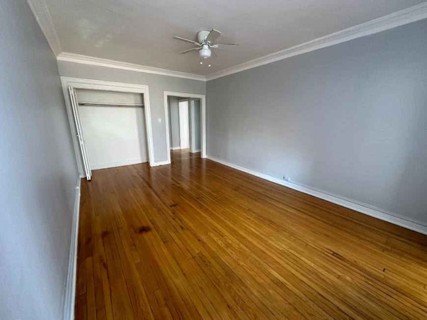 Apartment for rent at 1361 W Estes Ave #3-X, Chicago, IL 60645