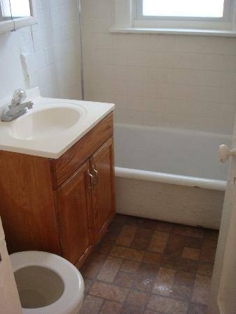 Apartment for rent at 1648 W Pratt Blvd #3L, Chicago, IL 60626
