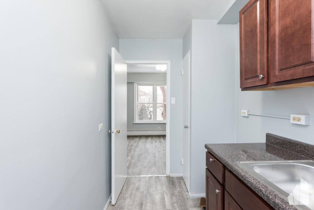 Apartment for rent at 7333 N Ridge Blvd #303, Chicago, IL 60645
