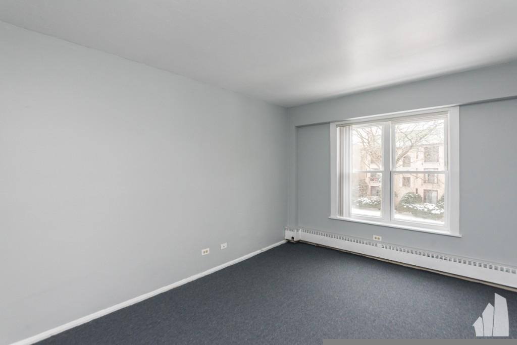 Apartment for rent at 7333 N Ridge Blvd #303, Chicago, IL 60645