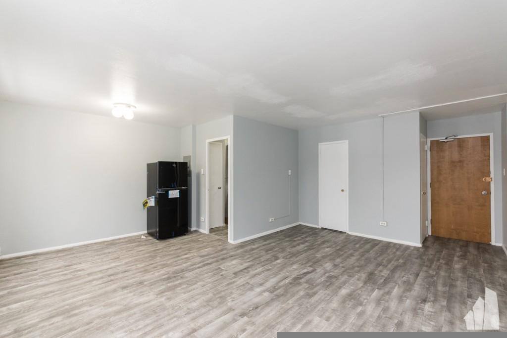 Apartment for rent at 7333 N Ridge Blvd #303, Chicago, IL 60645