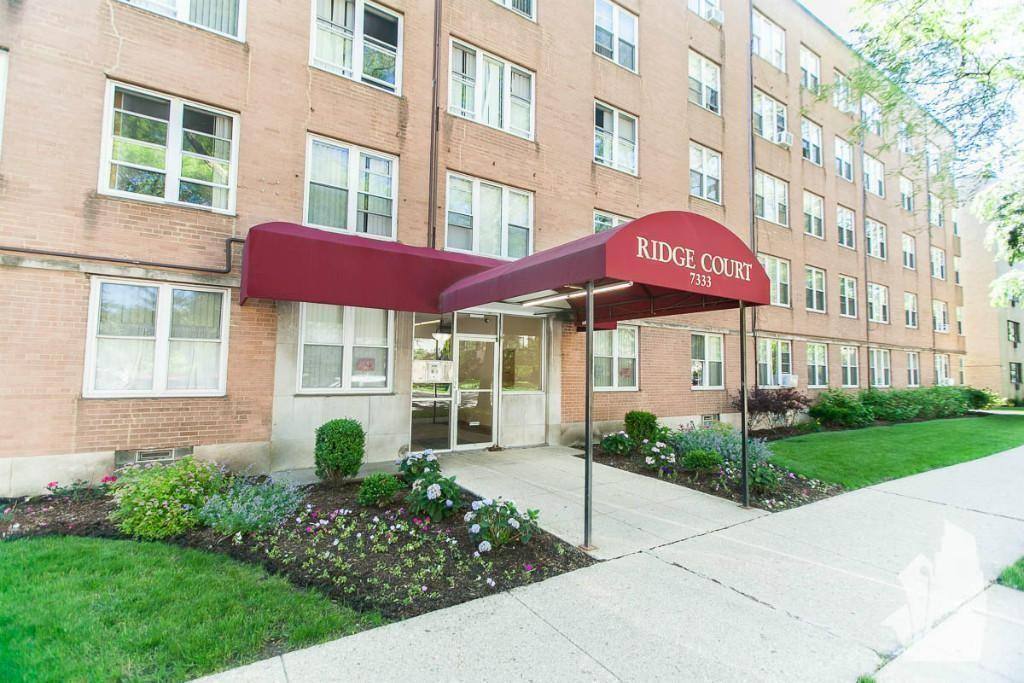 Apartment for rent at 7333 N Ridge Blvd #303, Chicago, IL 60645