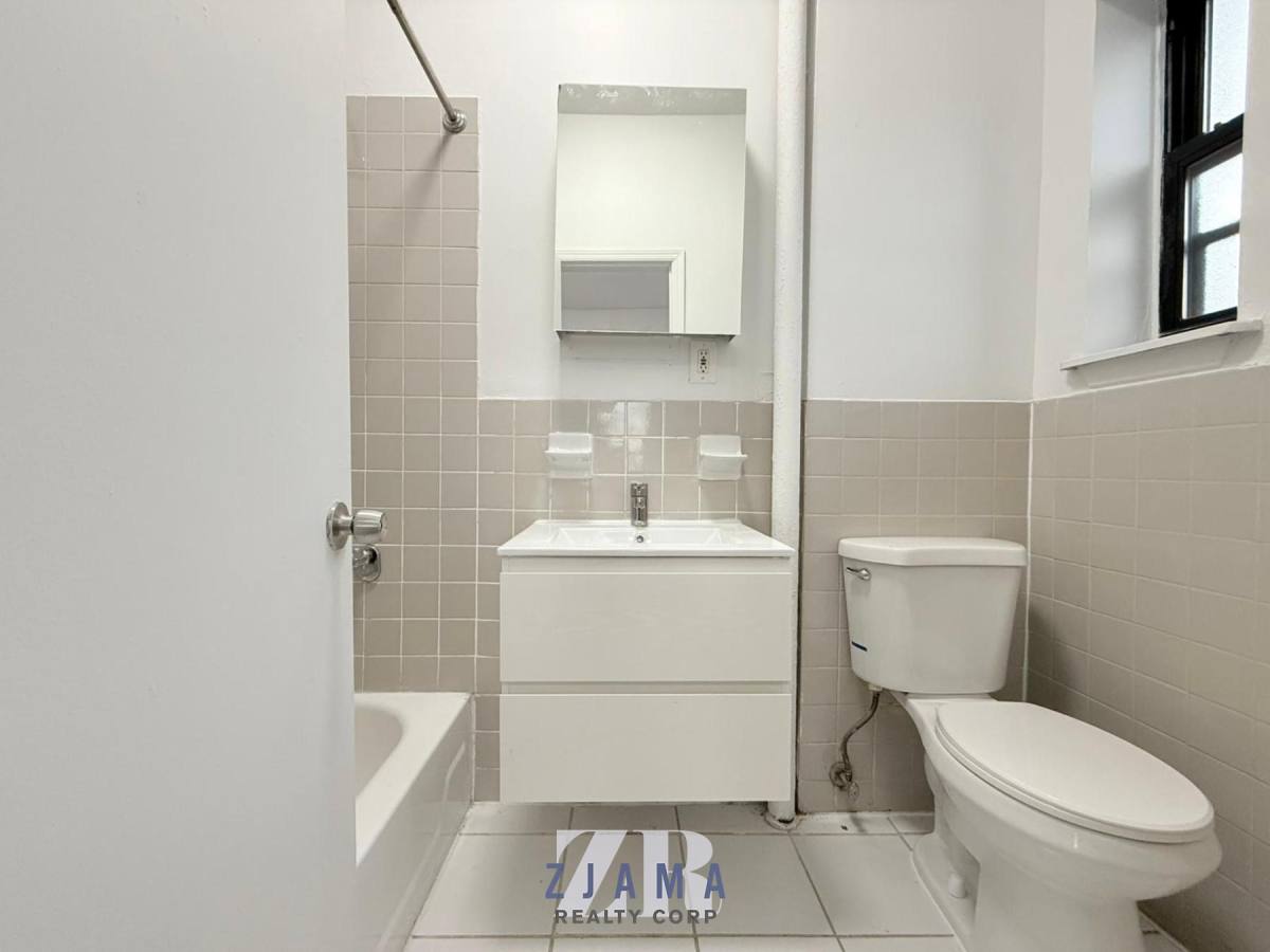 Apartment for rent at 350 Greene Ave #7A, Brooklyn, NY 11216