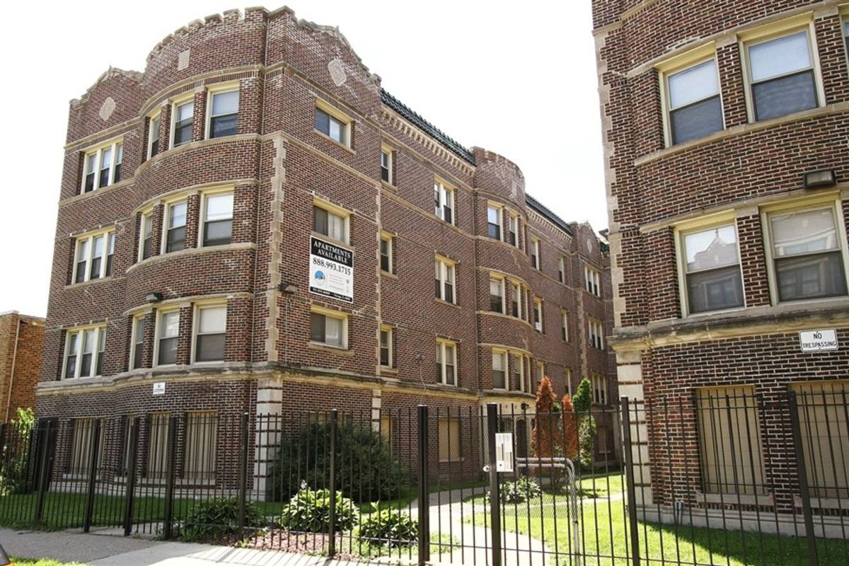 Apartment for rent at 8238 S Ellis Ave, Chicago, IL 60619