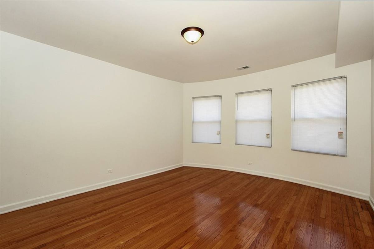 Apartment for rent at 8238 S Ellis Ave, Chicago, IL 60619