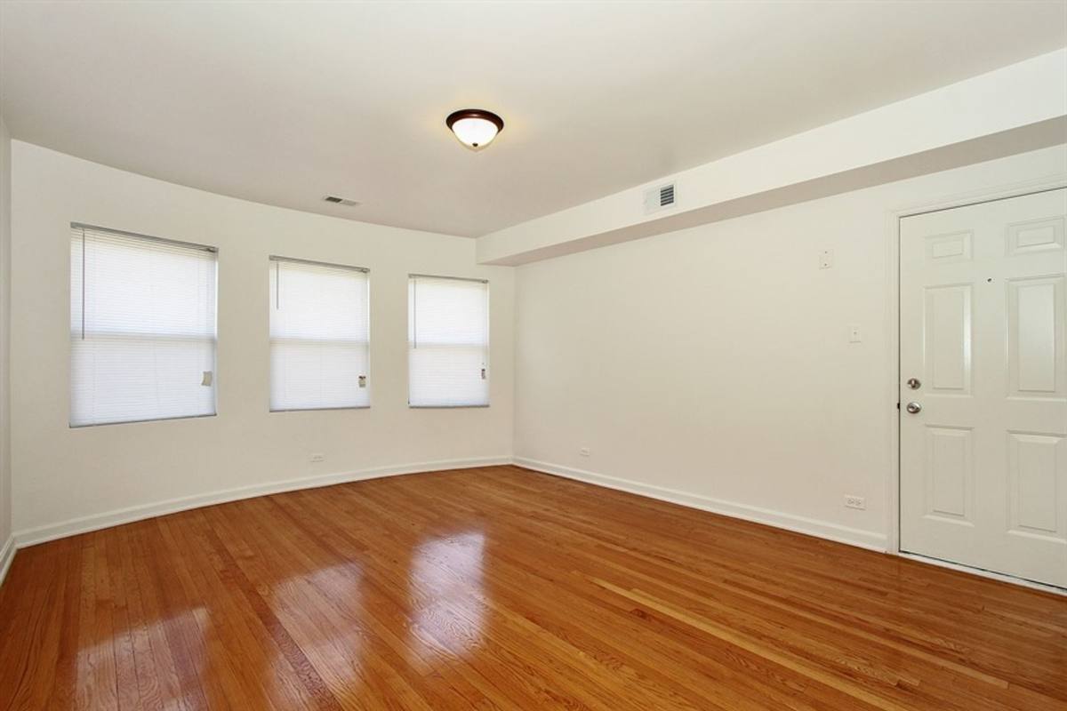 Apartment for rent at 8238 S Ellis Ave, Chicago, IL 60619