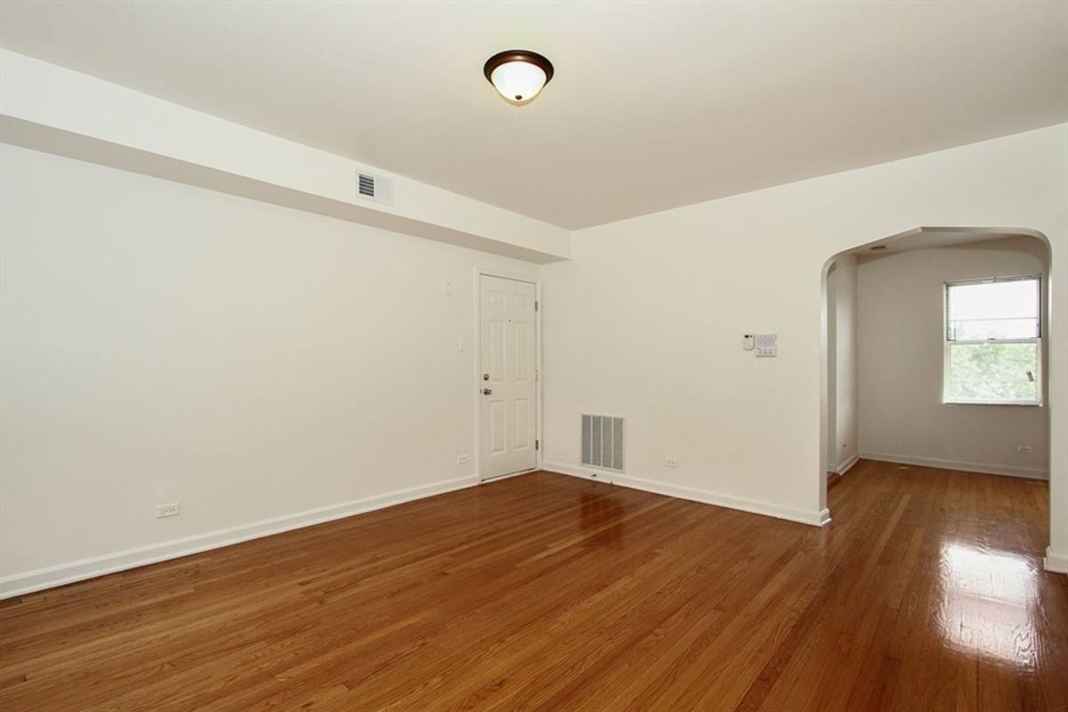 Apartment for rent at 8238 S Ellis Ave, Chicago, IL 60619
