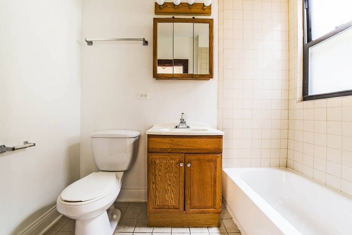 Apartment for rent at 6458 S Fairfield Ave, Chicago, IL 60629