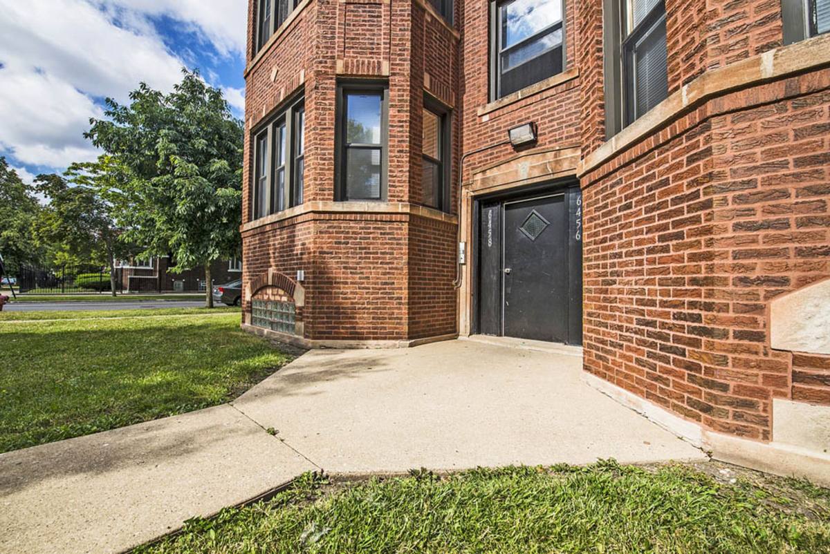Apartment for rent at 6458 S Fairfield Ave, Chicago, IL 60629