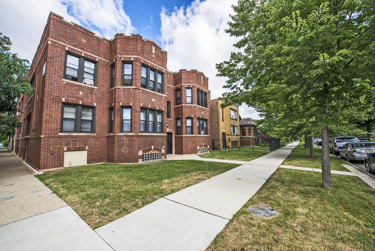 Apartment for rent at 6458 S Fairfield Ave, Chicago, IL 60629