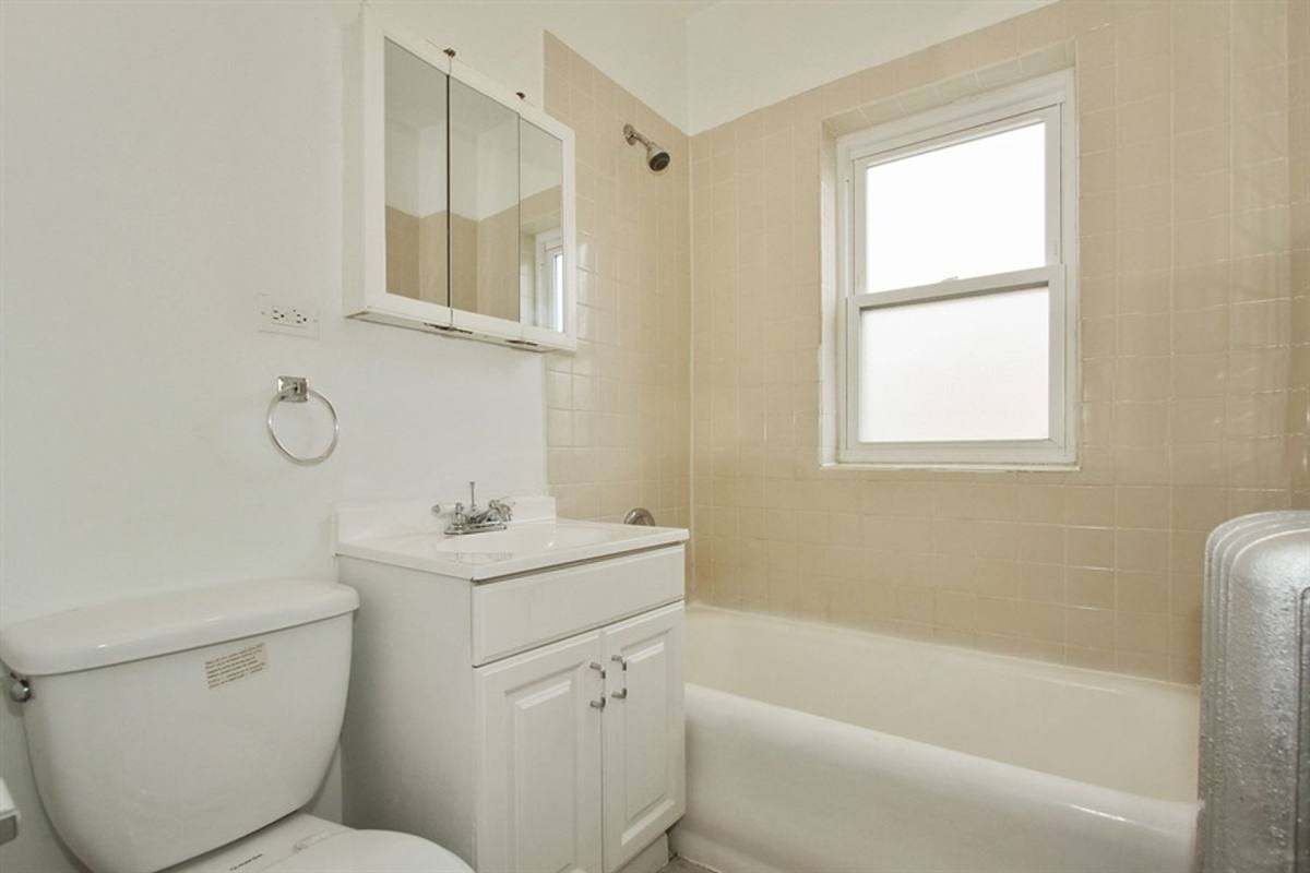 Apartment for rent at 1742-56 E 72nd St, Chicago, IL 60649