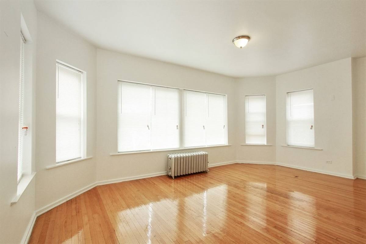 Apartment for rent at 1742-56 E 72nd St, Chicago, IL 60649