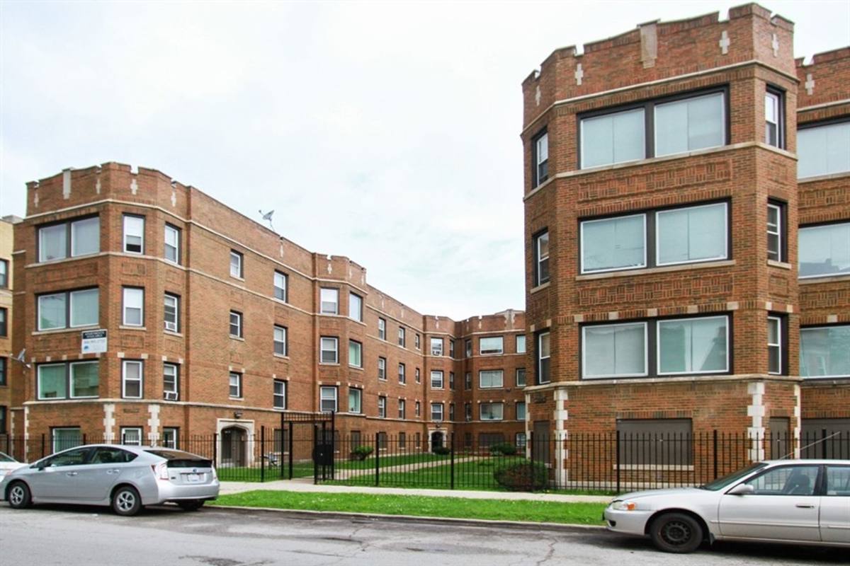Apartment for rent at 1742-56 E 72nd St, Chicago, IL 60649
