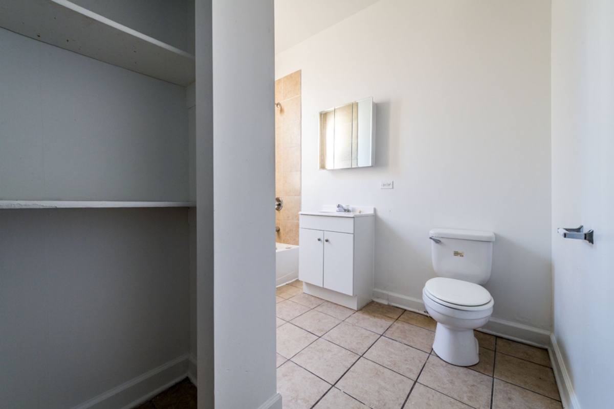 Apartment for rent at 2817 E 77th St, Chicago, IL 60649