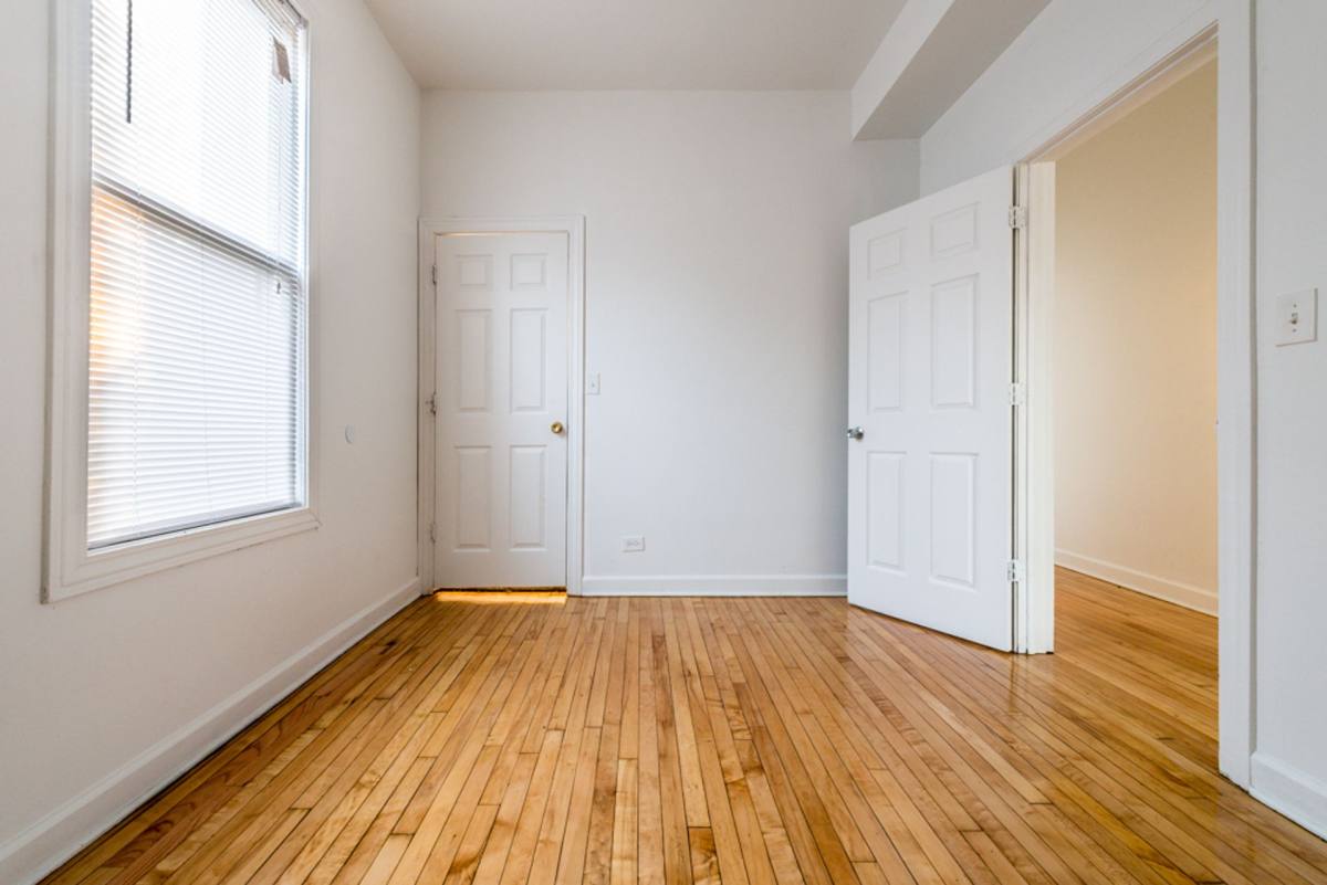 Apartment for rent at 2817 E 77th St, Chicago, IL 60649
