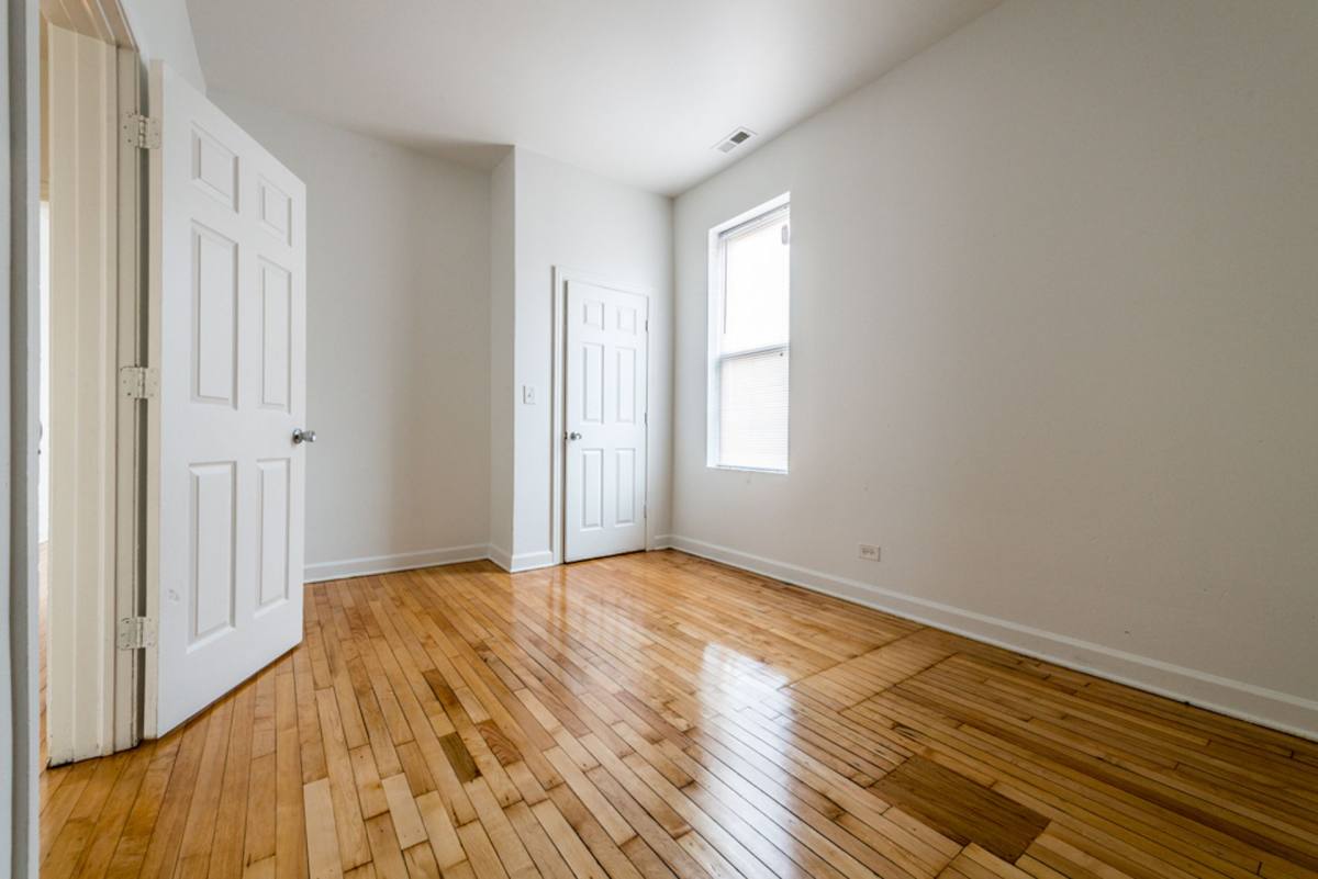 Apartment for rent at 2817 E 77th St, Chicago, IL 60649