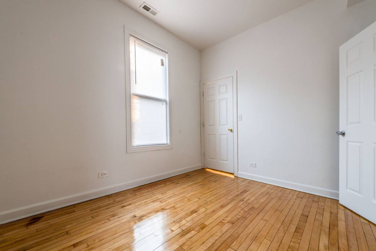 Apartment for rent at 2817 E 77th St, Chicago, IL 60649