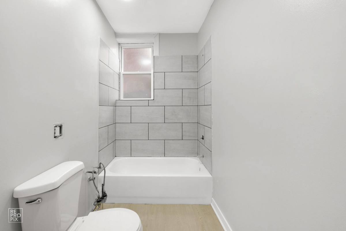 Apartment for rent at 7031 S Chappel, Chicago, IL 60649