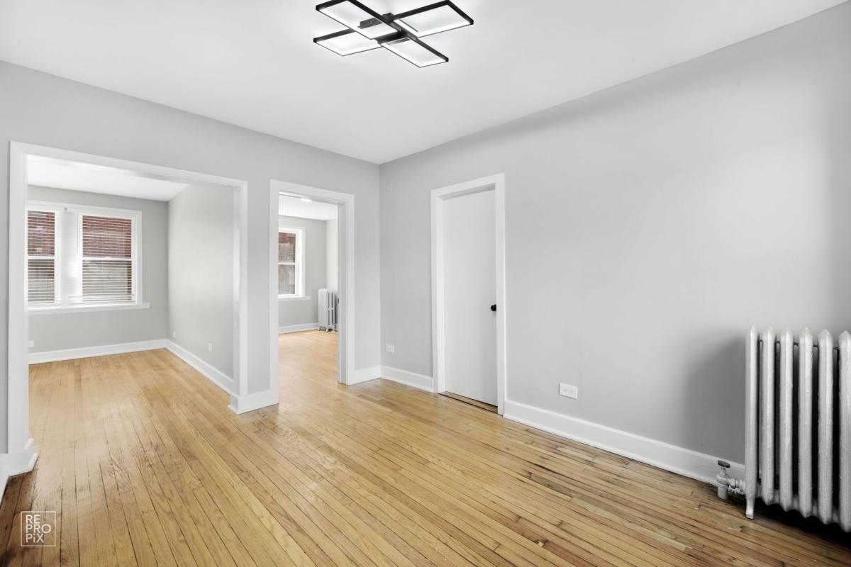 Apartment for rent at 7031 S Chappel, Chicago, IL 60649