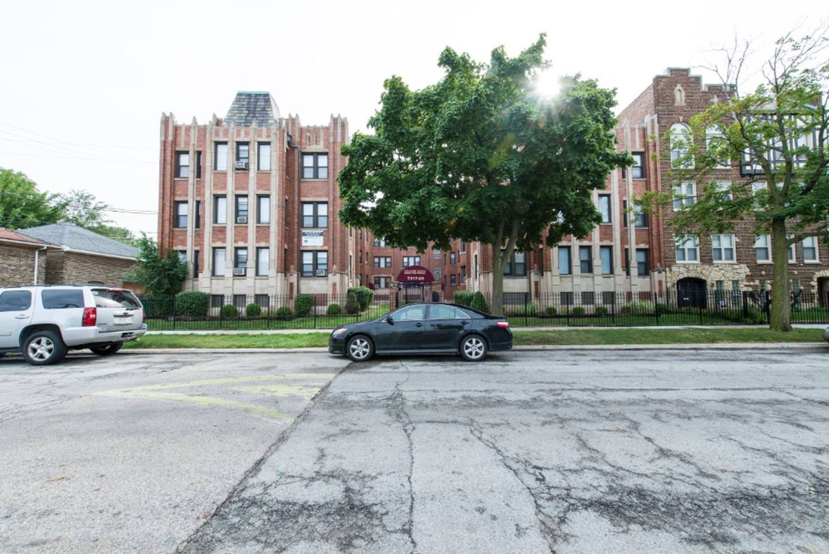 Apartment for rent at 7317 S Chappel, Chicago, IL 60649