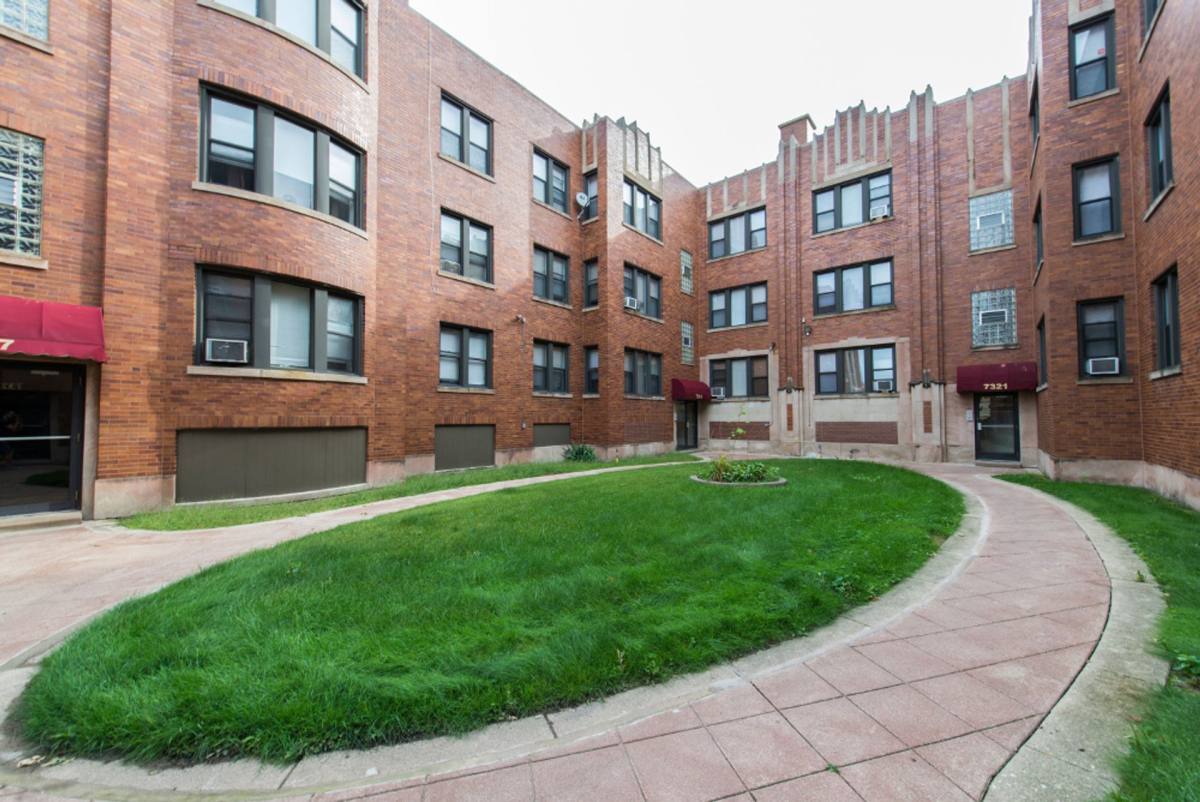 Apartment for rent at 7317 S Chappel, Chicago, IL 60649