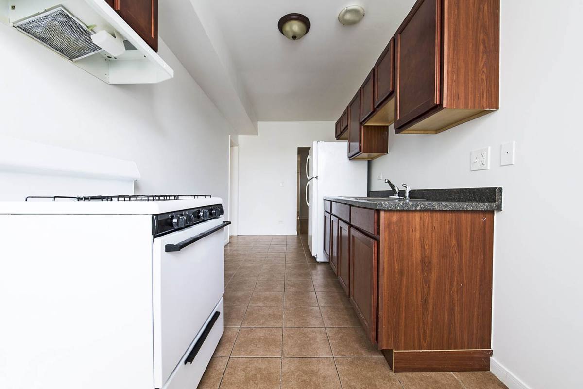 Apartment for rent at 7263 S Coles, Chicago, IL 60649